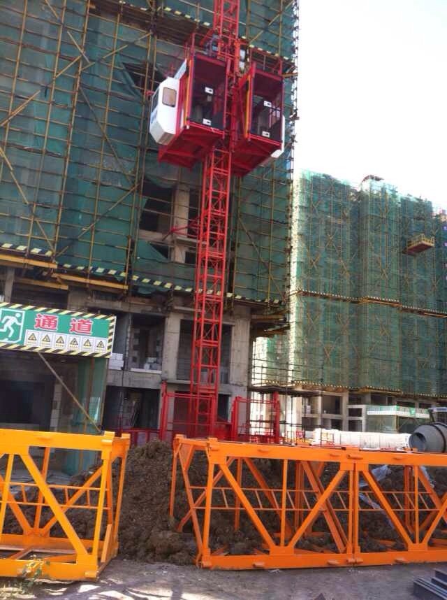 施工升降機 施工升降機